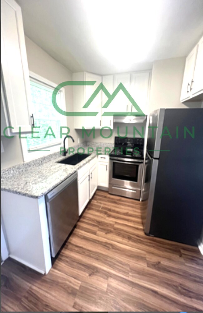 Foto del edificio - Newly Renovated 2 bedroom / 1 bathroom Tow...