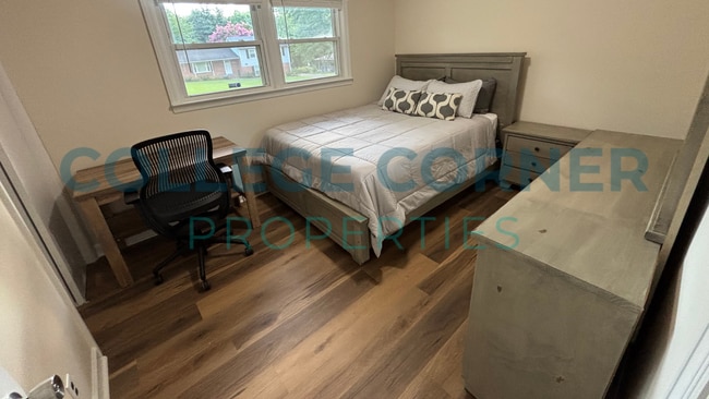 Foto del edificio - 1465 Brookwood- 4 BR,2 Bth house