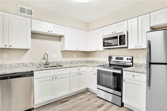 Building Photo - 5045 Leland Dr