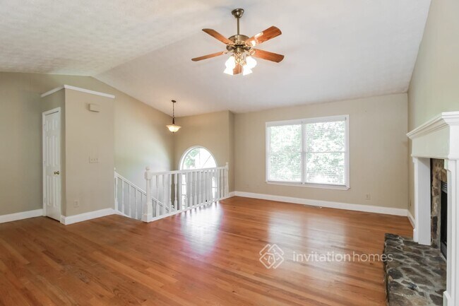 Building Photo - 790 Holcombe Woods Ct