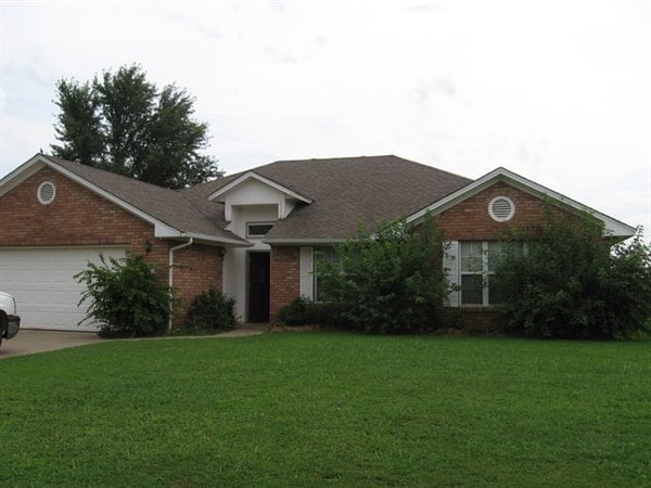 Primary Photo - 111 E Marie Dr