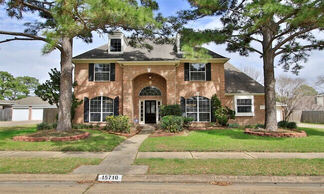 Foto del edificio - 15710 Cascading Brook Way