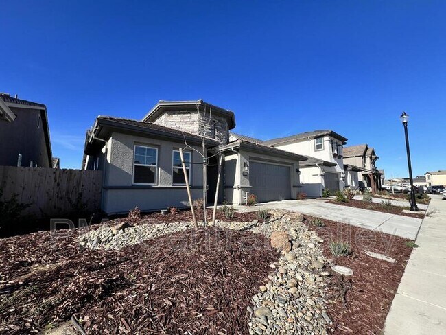 Foto del edificio - 2451 Paramount Ln