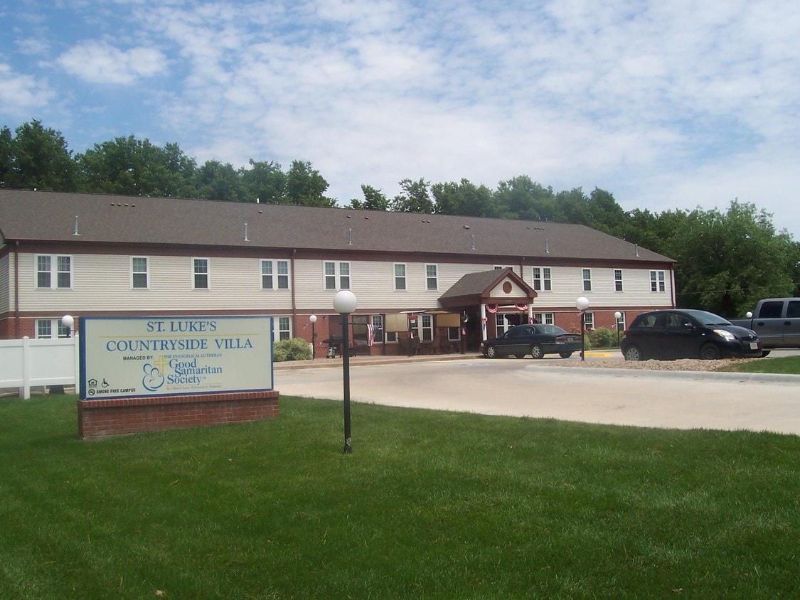 Facility - 2300 E 32nd St
