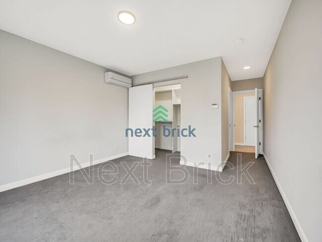 Building Photo - 1134 N 90th St