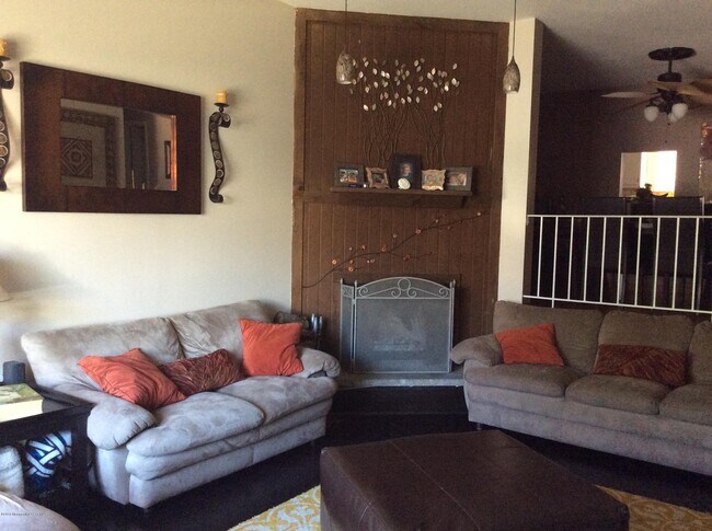 Foto del edificio - 185 Clubhouse Dr