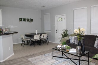 Building Photo - 6110 Langham Mist Ln