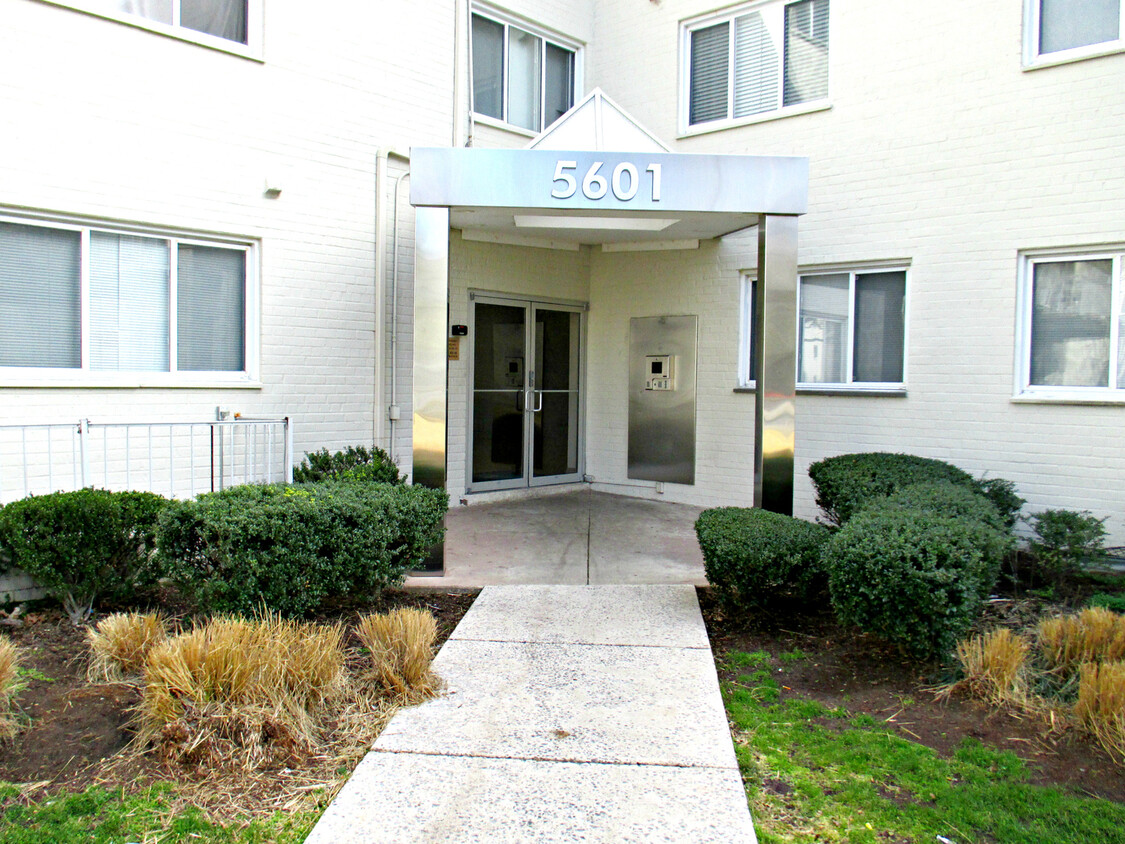 Foto principal - Beautiful 1 Bedroom Condo in Hyattsville!