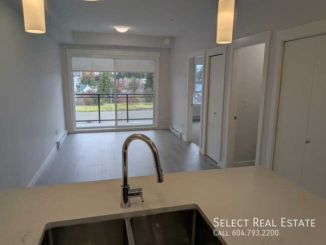 Photo du bâtiment - 33886 Pine St