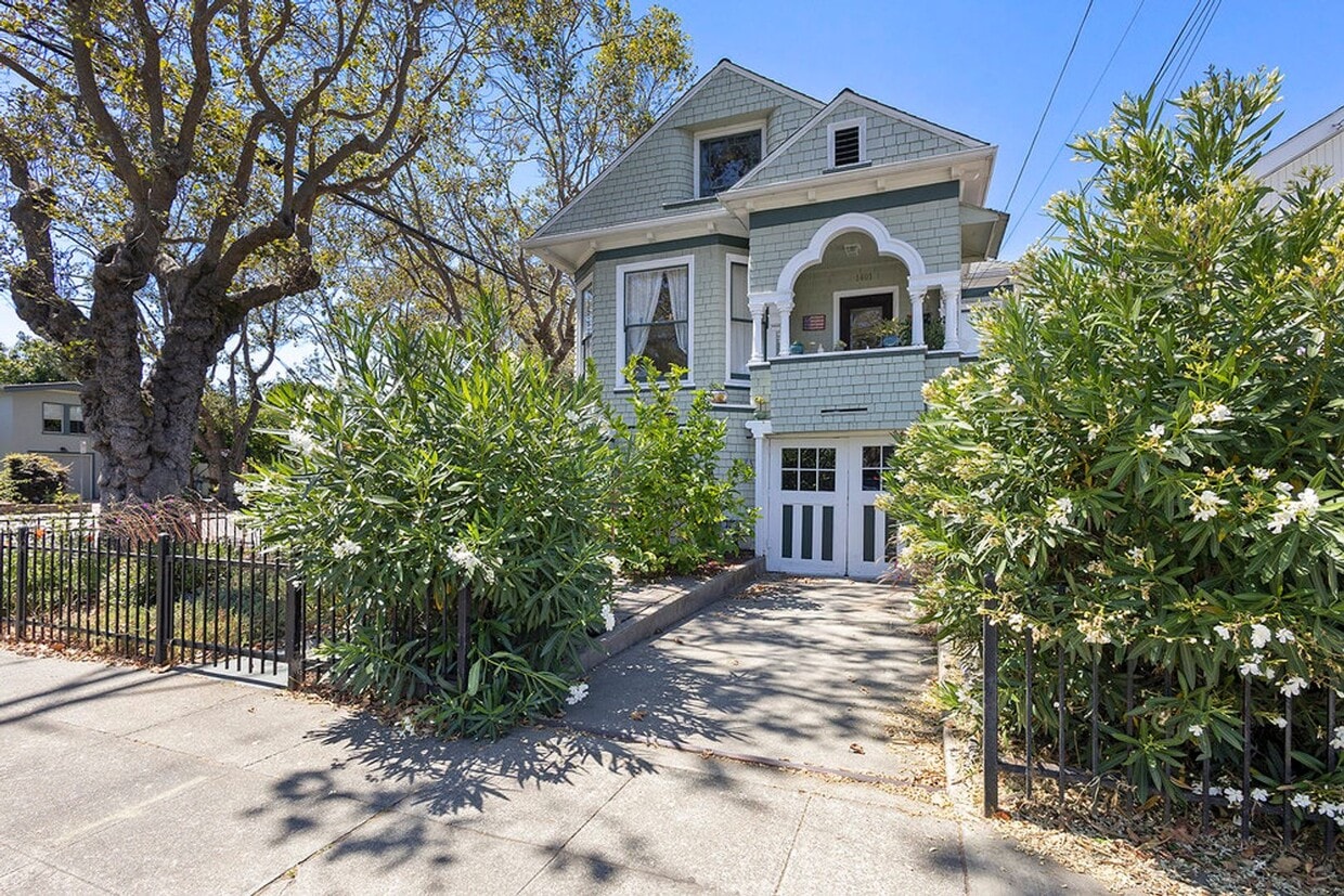 Photo - 1401 St Charles St #A- LU -