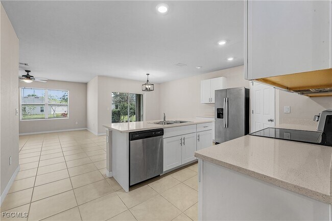 Building Photo - 616 Posadas Cir