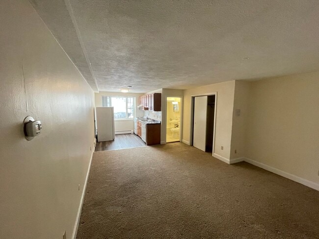 Building Photo - Affordable studio in Arlington