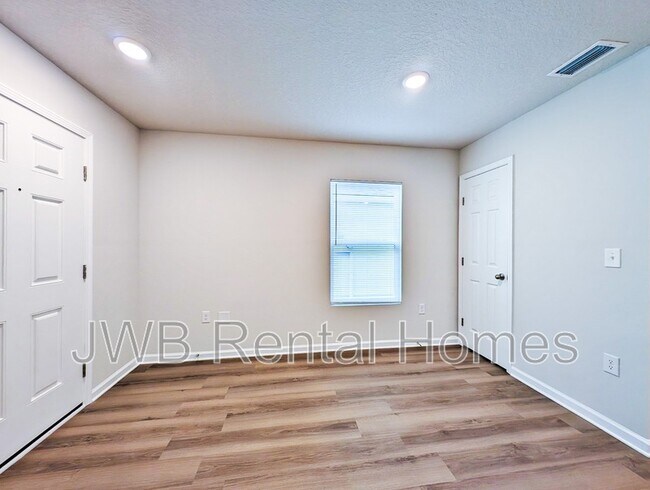 Foto del edificio - 1444 6th St W