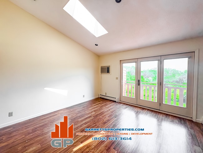Building Photo - 243 Eastview Cir