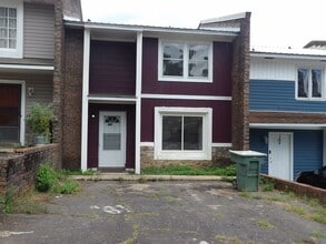 Building Photo - 592 Willow Oaks Dr