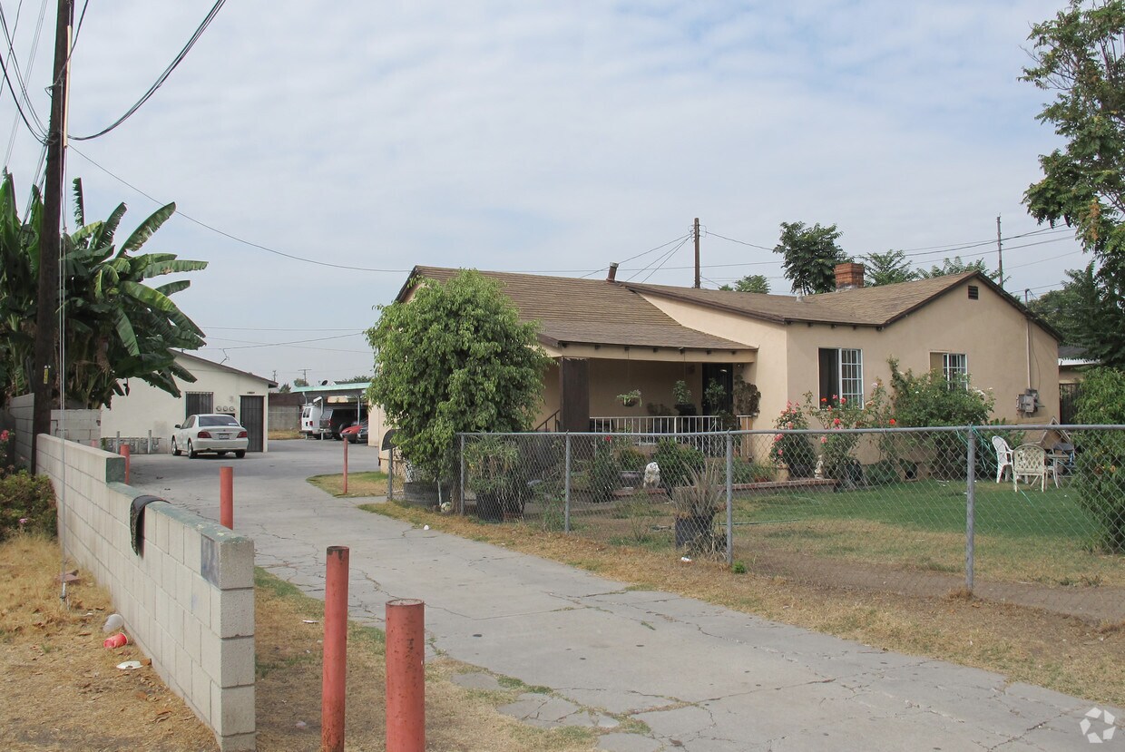 Foto principal - 11802 Lansdale Ave
