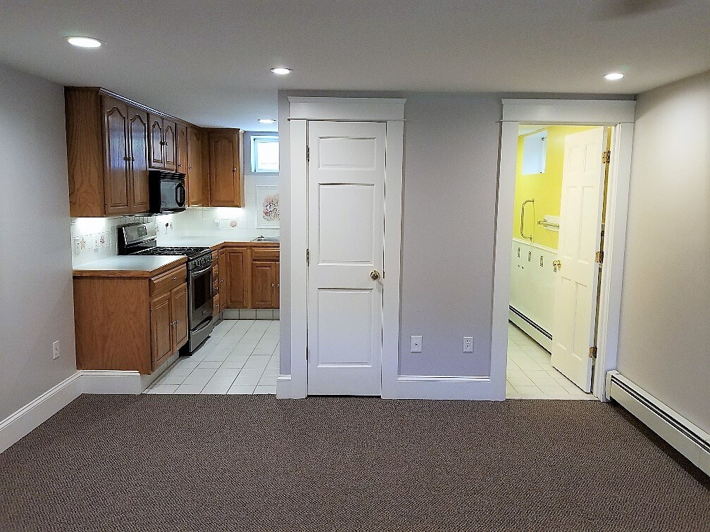 60 Willett Ave, East Providence, RI 02915 Apartments in East