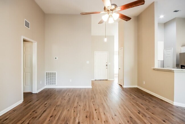 Foto del edificio - 15803 N Chamfer Ct