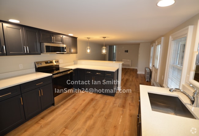Building Photo - 109 E Pomfret St