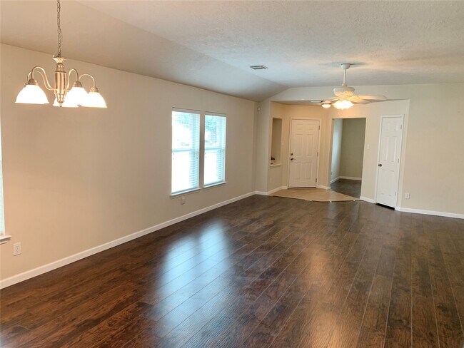 Foto del edificio - 20519 Lantern Springs Ln