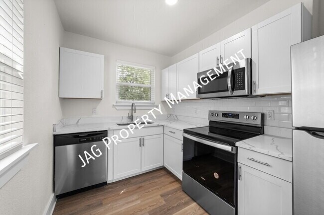 Foto del edificio - 1074 Day Ave