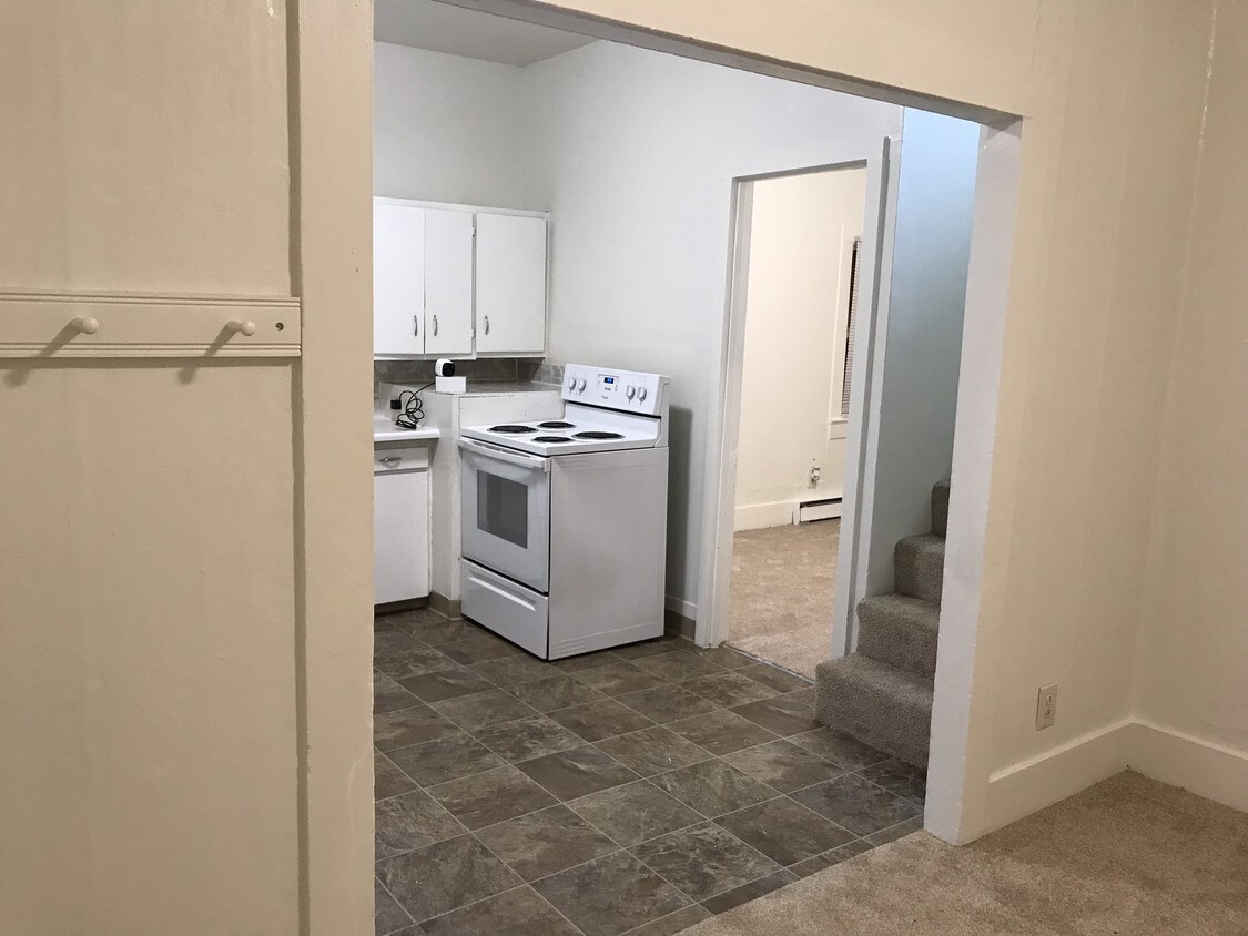 2520 Fulton St Unit 2520 Fulton 1, Everett, WA 98201 Apartment for