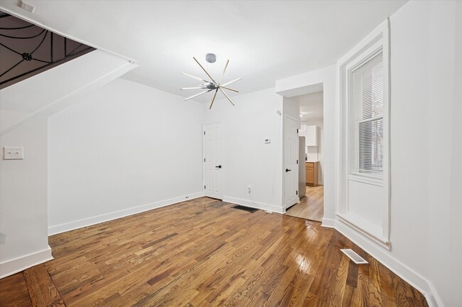 Building Photo - 5949 Addison St