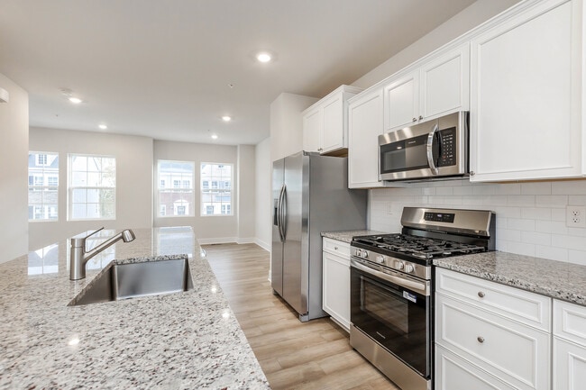 Building Photo - 2273 Marcy Dr