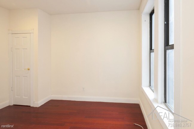 Building Photo - 551 Pacific St