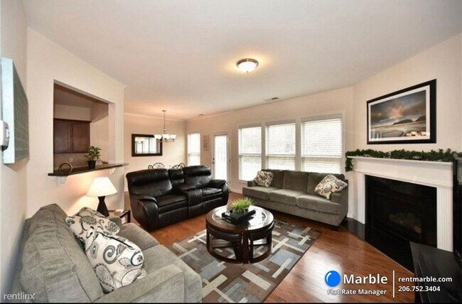 Building Photo - 3 br, 2.5 bath Townhome - 1615 Faircrest Ln