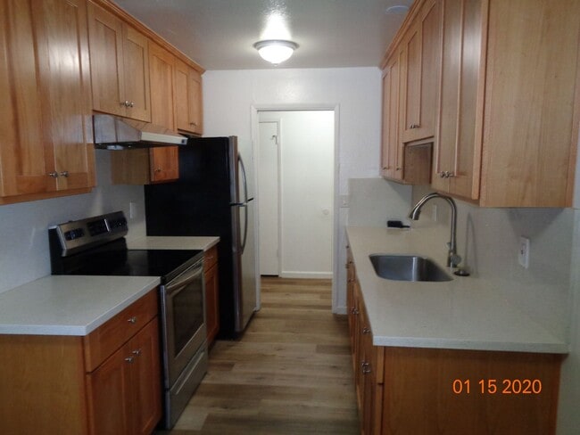 Building Photo - 7101 Avenida Cala