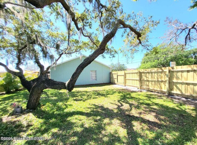 Foto del edificio - 1274 Westover St
