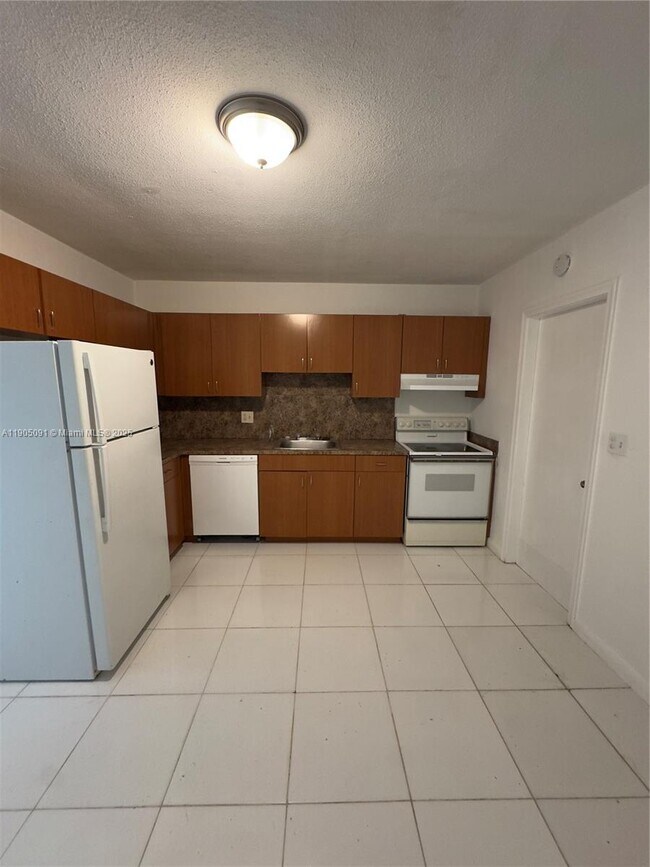 Foto del edificio - 2401 SW 17th Ave