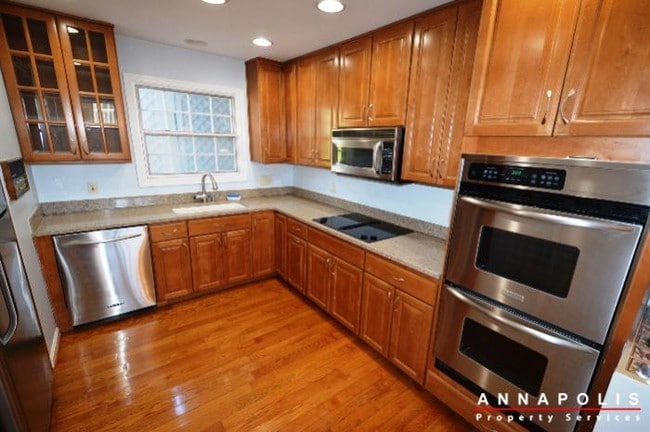 Building Photo - 1227 boucher ave