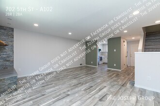 Building Photo - 702 5th St