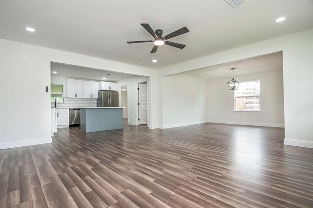Foto del edificio - 2608 Lockhart Ave