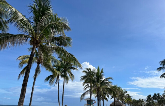 Building Photo - 728 SE 19th Ave