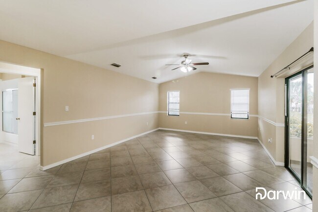 Foto del edificio - 9150 Brooker Dr