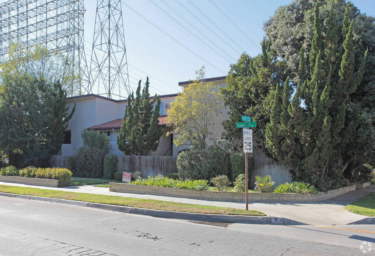 Building Photo - 17701 Yukon Ave