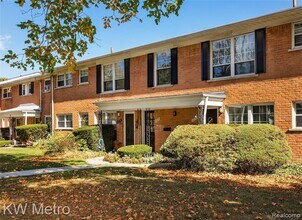 Building Photo - 3220 Shenandoah Dr