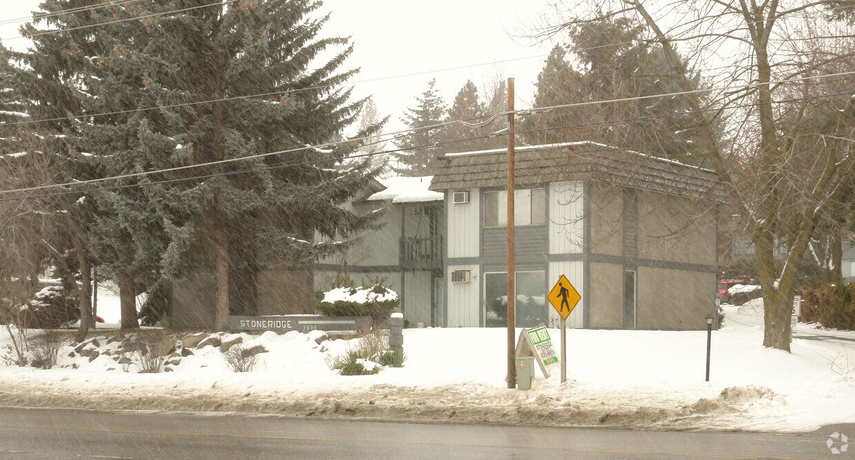 Primary Photo - Stoneridge Apartments