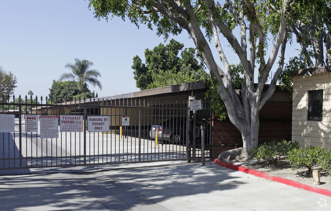 Carport - Almont Apartments