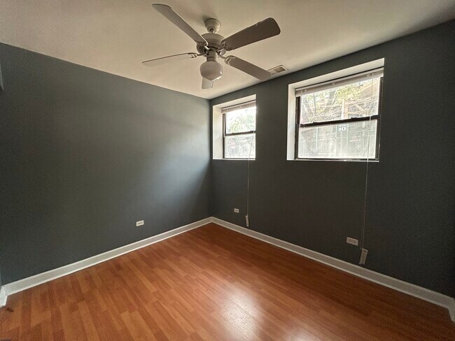 Foto del edificio - 3700 N Sheffield Ave