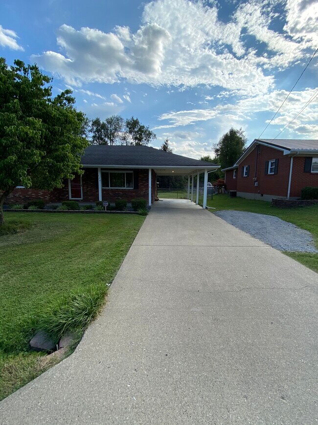 320 Port William Ln, Carrollton, KY 41008 House Rental in Carrollton