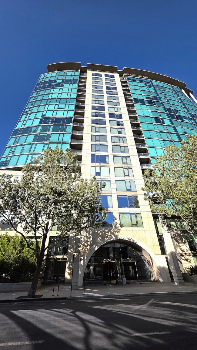 Foto del edificio - 38 N Almaden Blvd