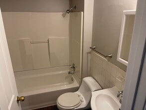 Building Photo - 3255 Delor St