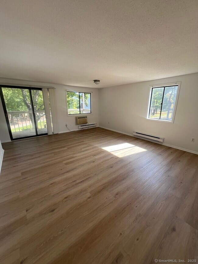 Building Photo - 7 Padanaram Rd