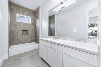Building Photo - 408 W 30th St