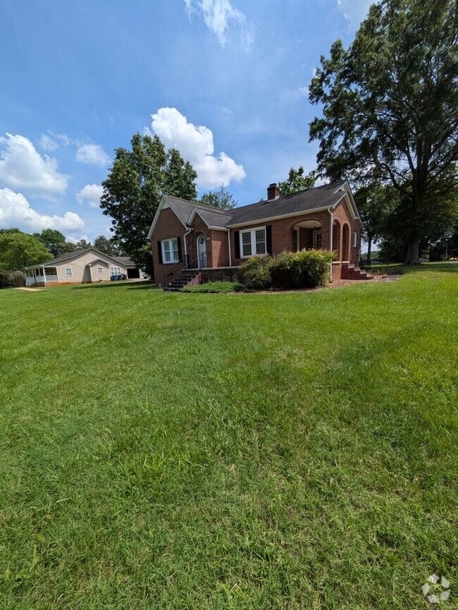 Building Photo - 1780 29th Avenue Dr NE