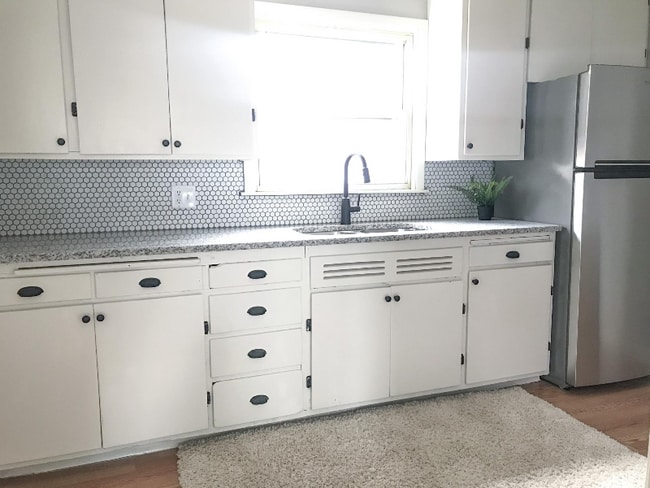 Building Photo - 7 18th Ave N